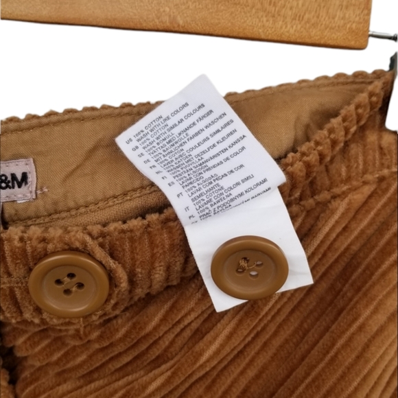 H&M Corduroy High Waisted Wide Leg Flare Shorts - Picture 9 of 10